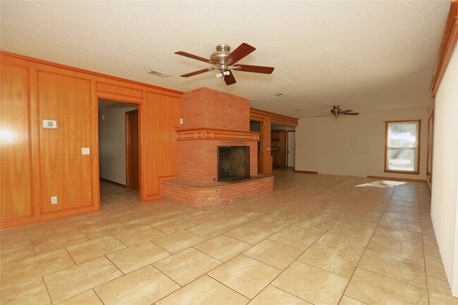 Building Photo - 113 Old Angleton Rd