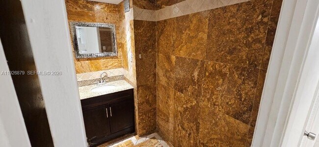 Building Photo - 18031 Biscayne Blvd