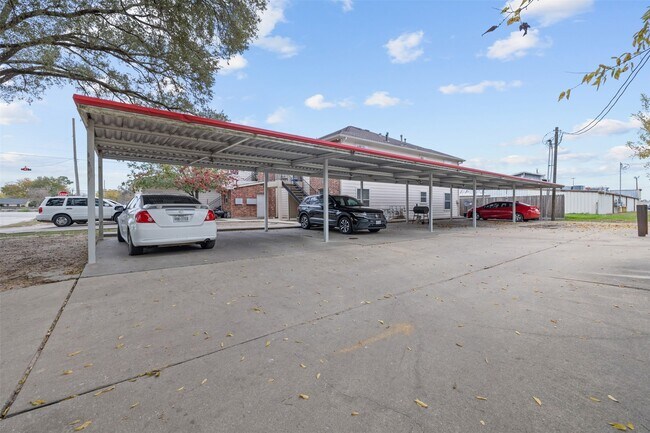 Building Photo - 914 Purdy