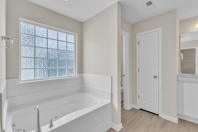 Building Photo - 4701 Kia Dr