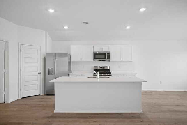 Building Photo - 2123 W 30th Pl