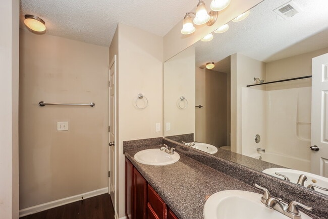 Building Photo - 316 Lauren Dr