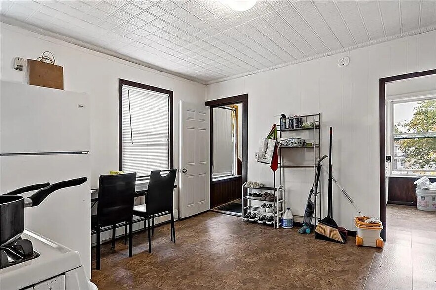 Building Photo - 102 Francis Ave