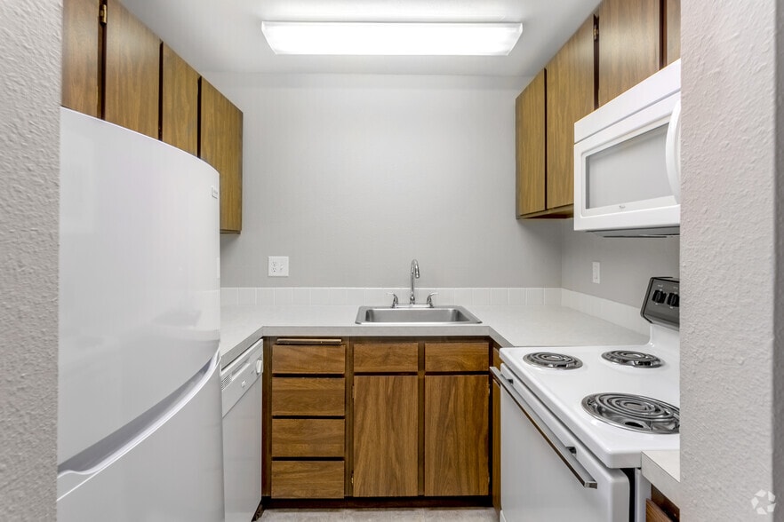 Elm 1BR, 1BA - 672SF - Kitchen - Timbers Apartments