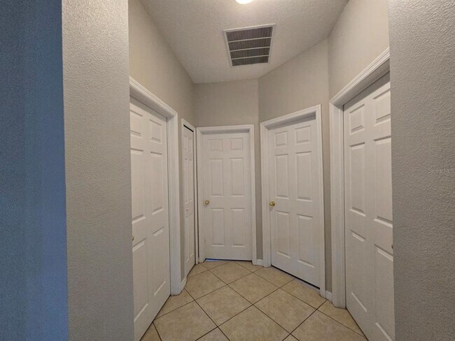 Building Photo - 9437 Leland Dr