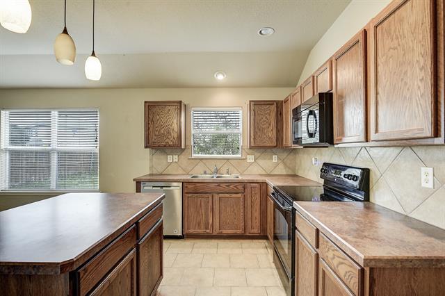 Building Photo - 2041 Meadow View Dr