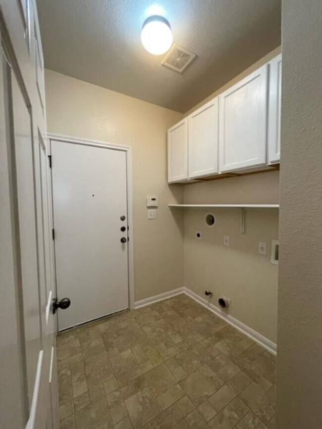 Building Photo - Ranch at Brushy Creek - Executive Beauty w...