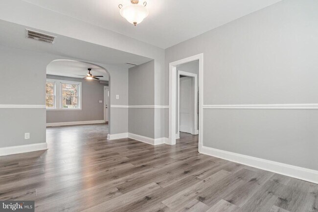 Building Photo - 28 S Bernice Ave
