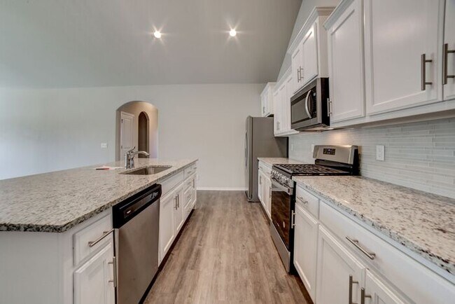Building Photo - Lawn Care Included! 3/2/2 Luxury Patio Home Broken Arrow