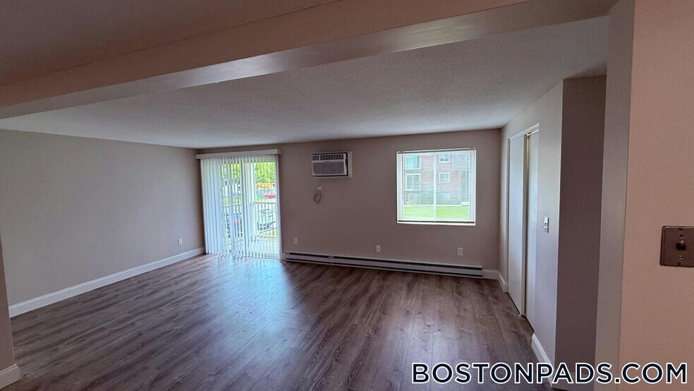 Primary Photo - 310 Thompson Rd