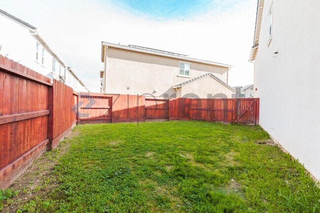 Building Photo - 2766 Bedell St