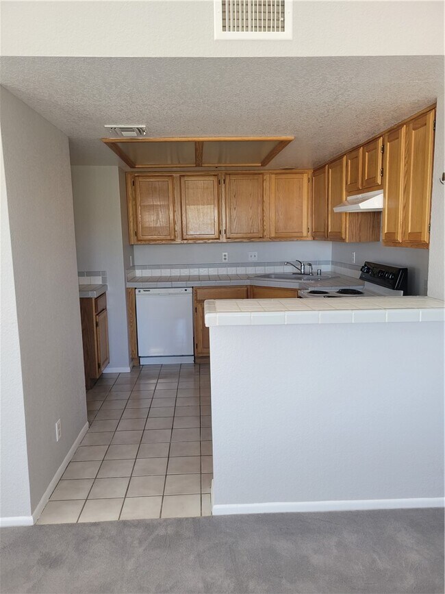 Building Photo - 1611 AZ-95