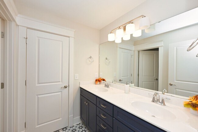 Building Photo - **EXECUTIVE 2022-BUILT HOME IN WILLIAMSON ...