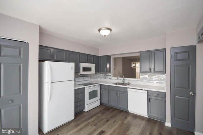 Building Photo - 14902 London Ln