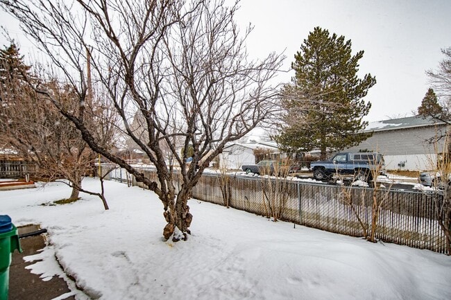 Building Photo - Northwest Fenced Yard One Story