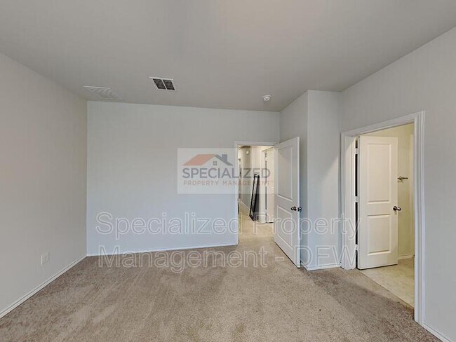 Building Photo - 453 Milverton Dr