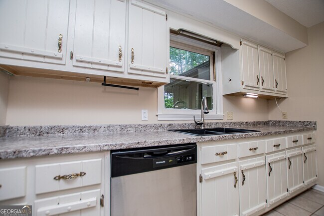 Building Photo - 1499 Stonington Ct