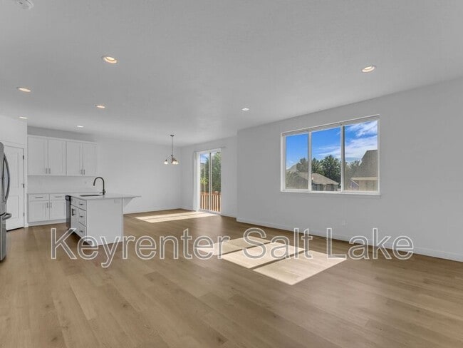 Building Photo - 8729 Park Slope Ln