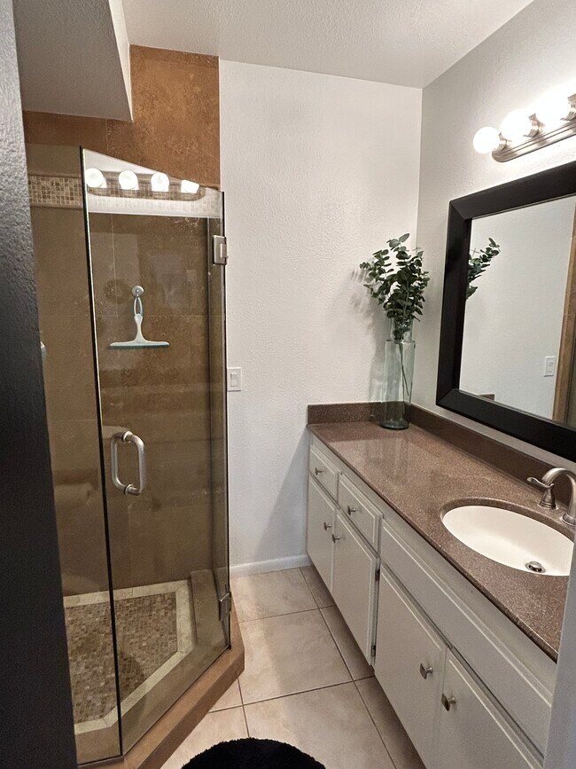 Primary bath - 72751 Citrus Ct