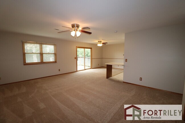 Building Photo - Family Home for rent!