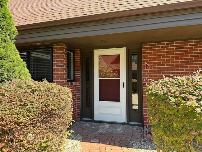 Primary Photo - 11 Montoya Dr
