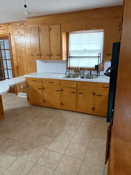 Building Photo - 1205 Carroll Dr