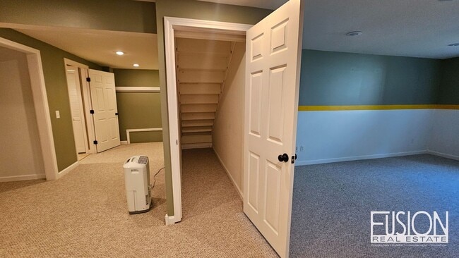 Building Photo - FREE July Rent for this Quiet, Four Bedroo...