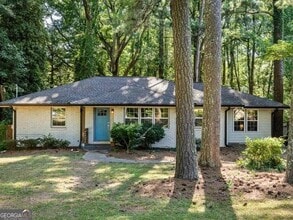 Building Photo - 2263 Nivelle Dr