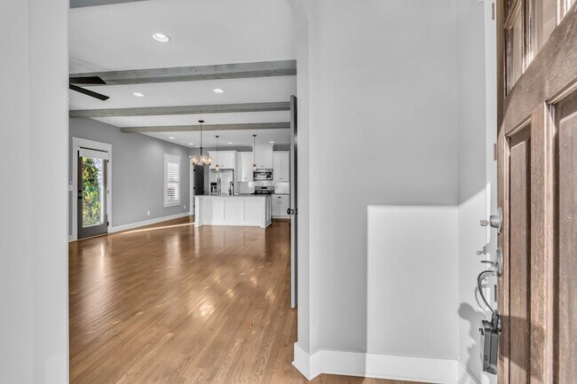 Building Photo - 1801A Sevier St