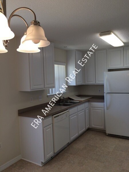 Building Photo - 7474 Manatee St