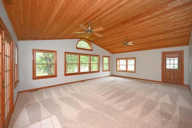 Building Photo - 1209 Oriole Ct