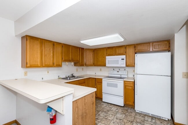 Building Photo - 4 Bedrooms, each with Ensuite Bathrooms!