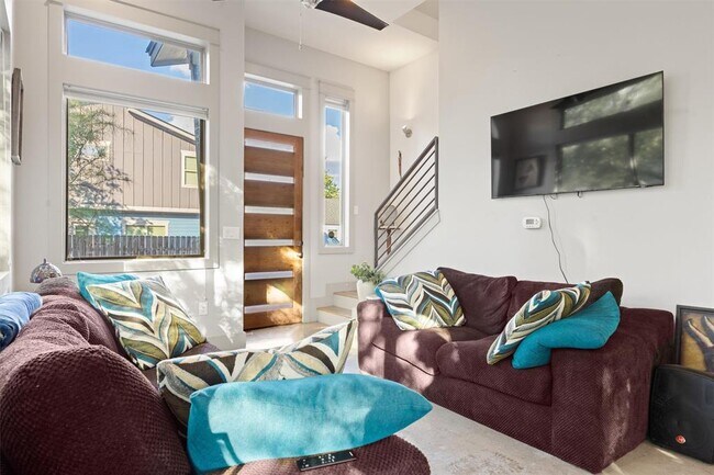 Building Photo - 5007 Delores Ave