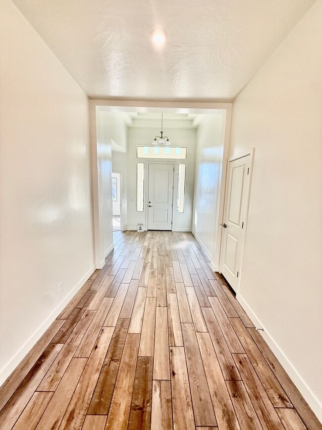 Building Photo - Beautiful Pet-Friendly 4-BR Home in Sunbrook Community