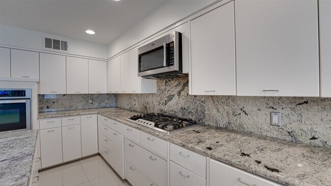 Building Photo - 5818 Orchid Ln