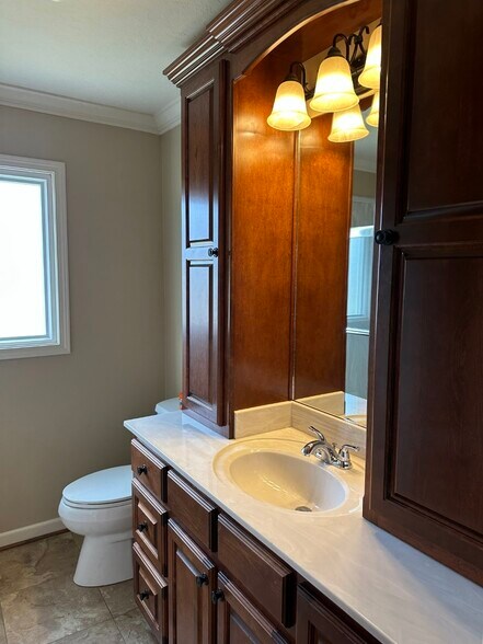 Main Bathroom View 2 - 12294 Highway 45