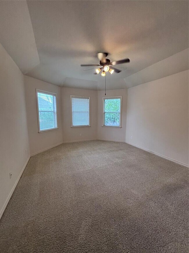 Building Photo - 3906 Links Ln