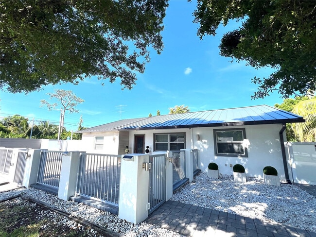 Building Photo - 15276 Harrison Rd