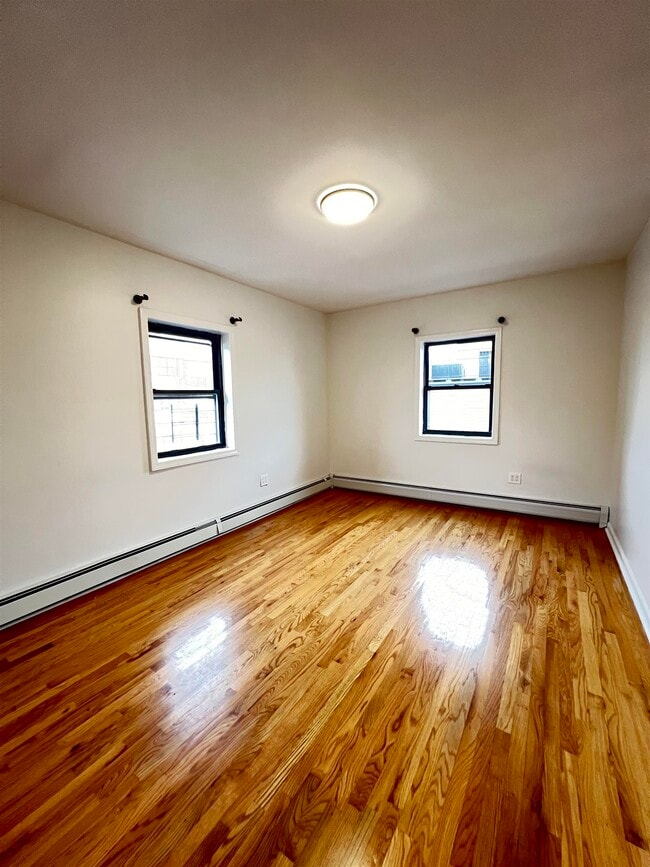 Building Photo - 204 North St