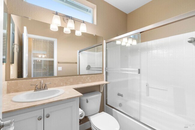 Building Photo - 123 Alpine Dr