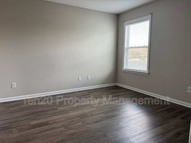 Building Photo - 362 Red Oak Pl