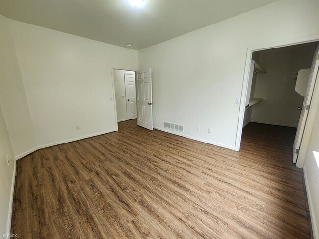 Building Photo - 2 br, 1 bath Condo - 10171 Sunrise Dr