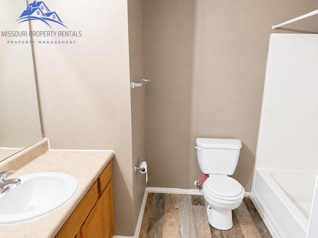 Building Photo - 5005 Peach Dr
