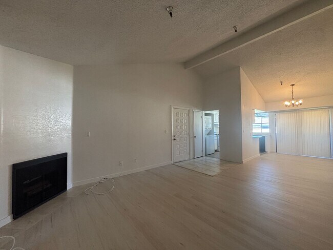 Building Photo - 44436 15th St E