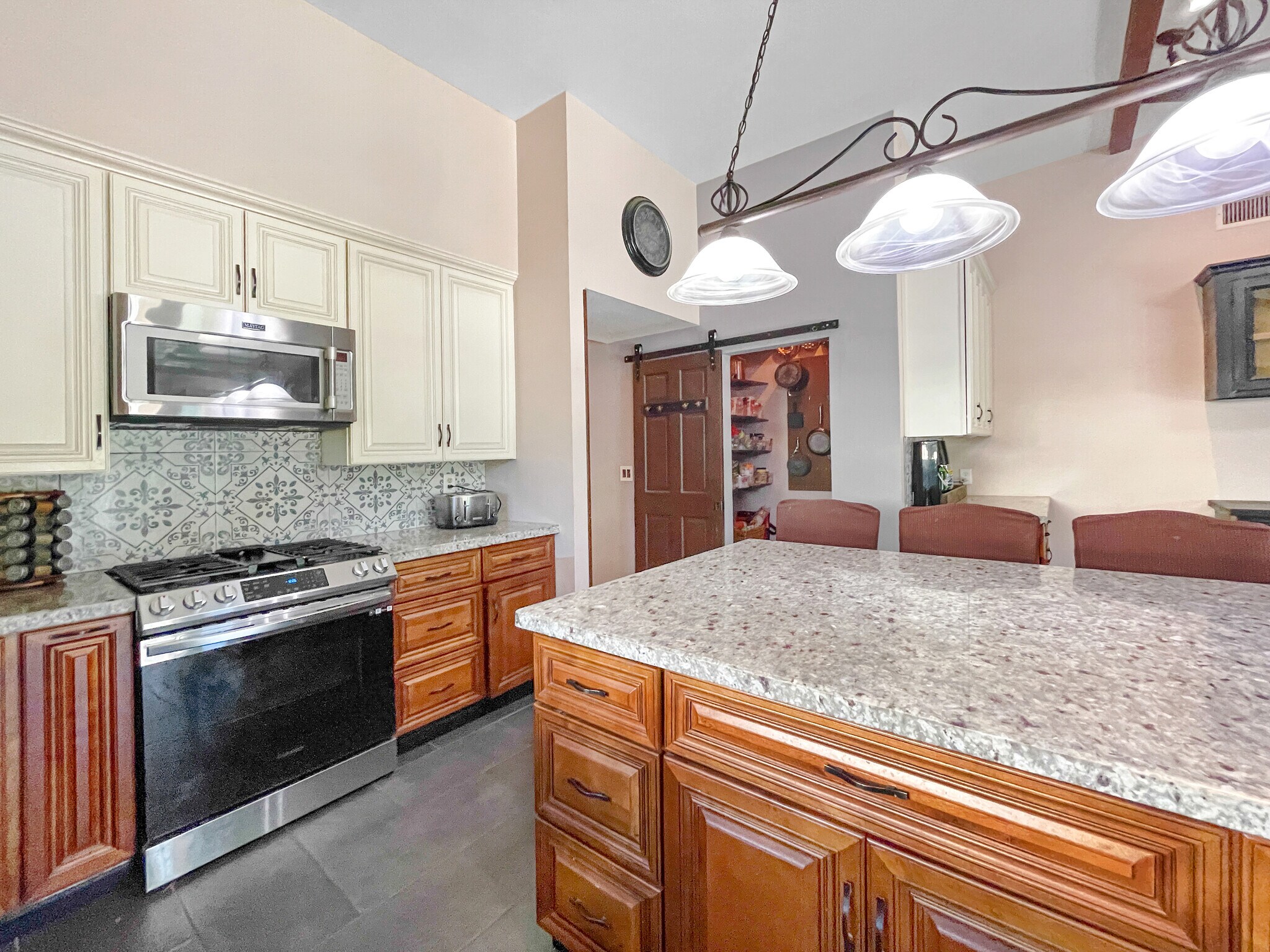 Building Photo - 2611 Willow Ct