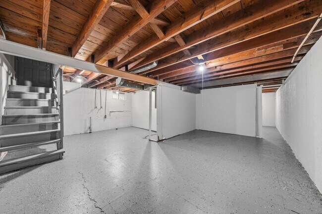 Building Photo - 8515 Jenny Dr