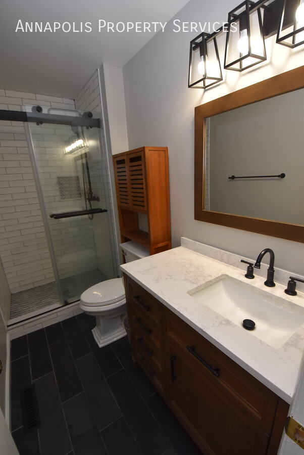 Building Photo - 518 Bay Dale Ct