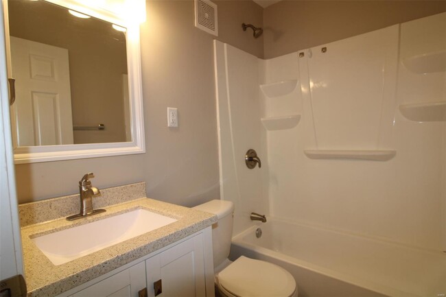 Building Photo - 428 Chamberlin Dr