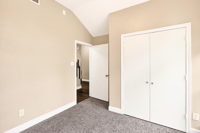 Building Photo - 2230 Howell Ave