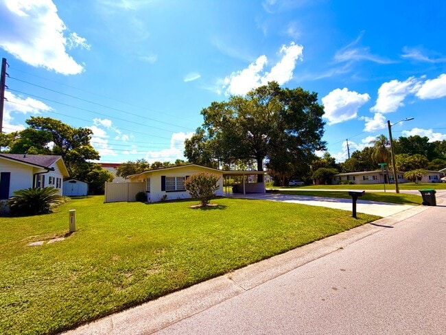 Building Photo - Modern Updated 3/2 in Winter Park Estates
